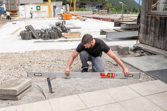 Dreptar / rigla de nivelat cu boloboc si manere SLXG 2, 200cm - Sola-02074601