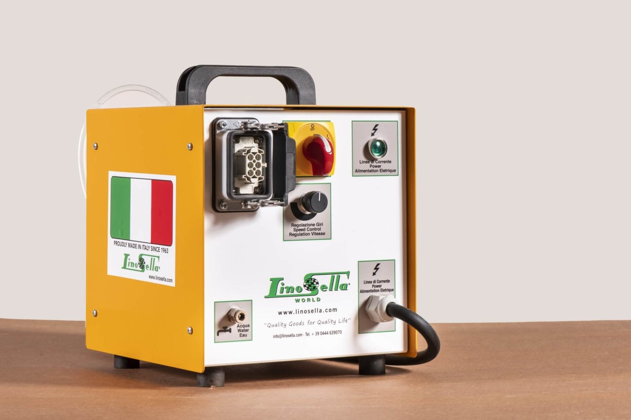 Drisca electrica - Finisare umeda tencuieli si gleturi mecanizate, pompa de apa incorporata + cutie de accesorii - LS-SM22